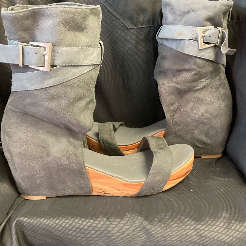 Cloth ankle wedges
